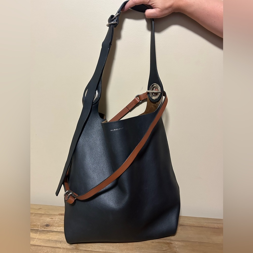 BURBERRY Medium Grommet Smooth Calfskin Hobo Bag in Black